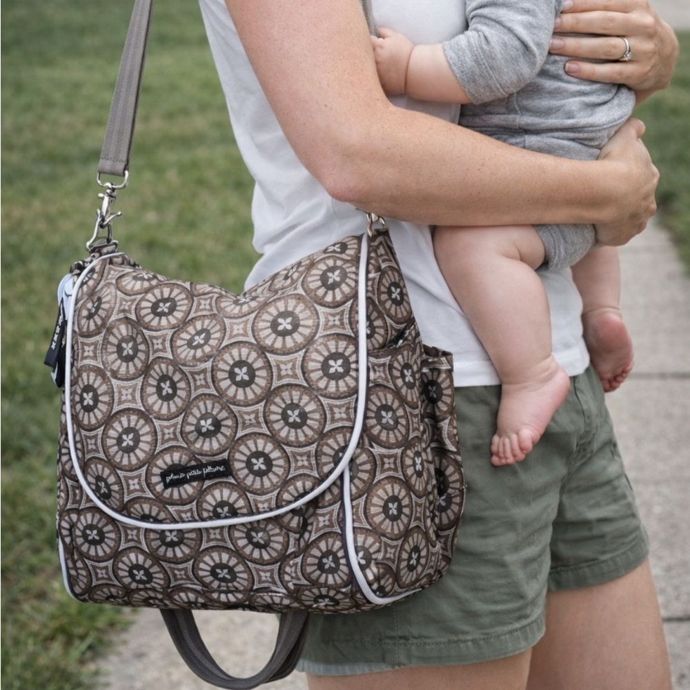 CUTE PETUNIA PICKLE BOTTOM DIAPER BAG/PURSE/BACKPACK